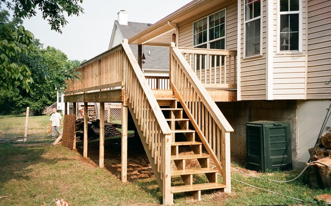 Top Benefits of Hiring a Professional for Your Custom Deck Design
