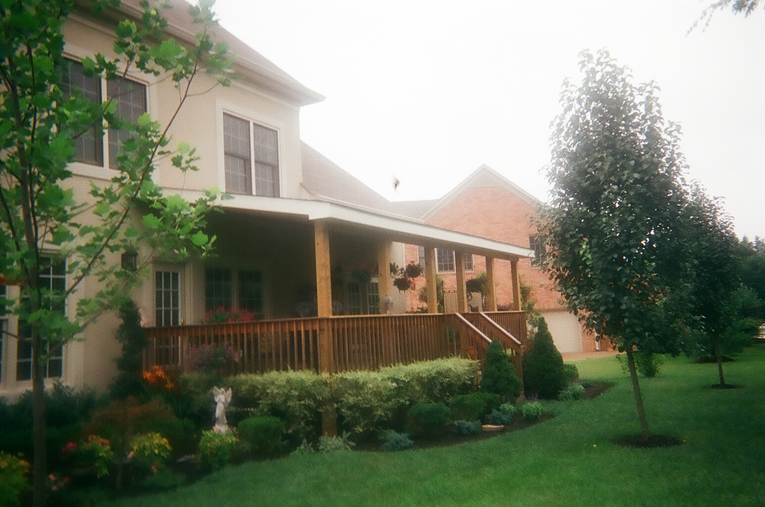 custom deck construction services
